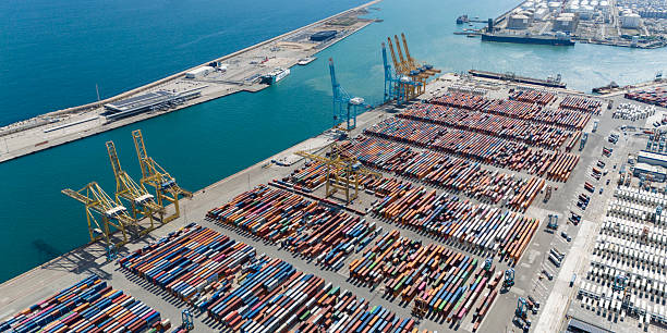 istock Port in Barcelona 2209179860