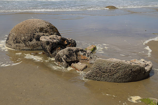 Moeraki Boulders / Moeraki Boulders /