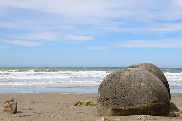 istock Moeraki Boulders / Moeraki Boulders / 2209329960