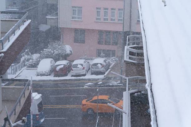 Winter scenes in Ankara during spring.On April 11, 2025, an unusually heavy snowfall occurred in Ankara — a rare event for this time of year. Taking place outside seasonal norms, the snowfall covered the city in white due to the impact of a cold air mass. Meteorological sources indicate that such unseasonal snowfalls may be linked to climate change.