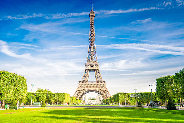 istock eiffel tour and Paris cityscape 2210098917