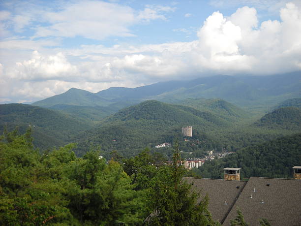 istock Gatlinburg Tennessee 2210394146