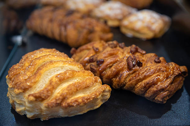 Caramelized puff pastries with sugar and pecans