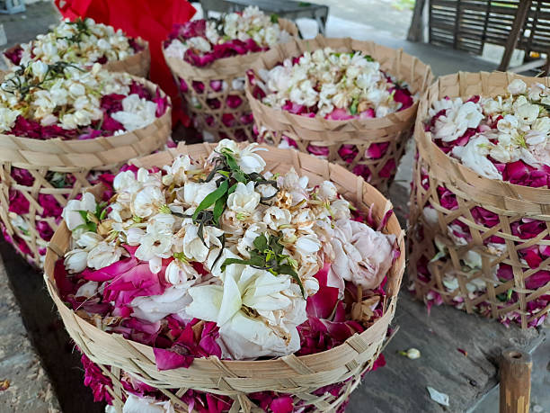 istock many flowers for grave pilgrimage 2210460016