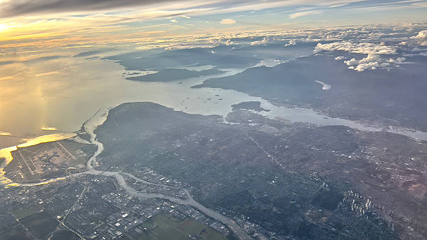 istock Landing in Vancouver 2210489079