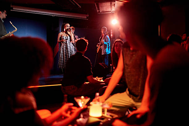 istock Afterwork relaxation at jazz club 2210533893