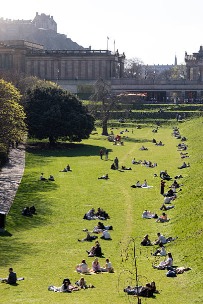 istock Crowd Of People In Edinburgh 2210729451