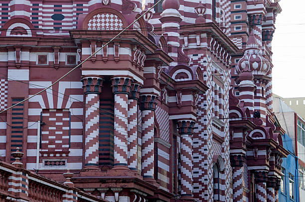 istock Red Jami Ul-Alfar mosque in colombo 2210853285