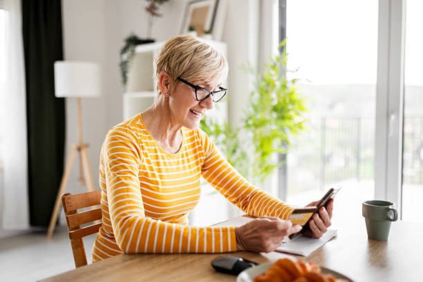 istock Making Sense of Money in Retirement 2210996971