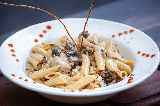 Vegan creamy mushroom garlic pasta.