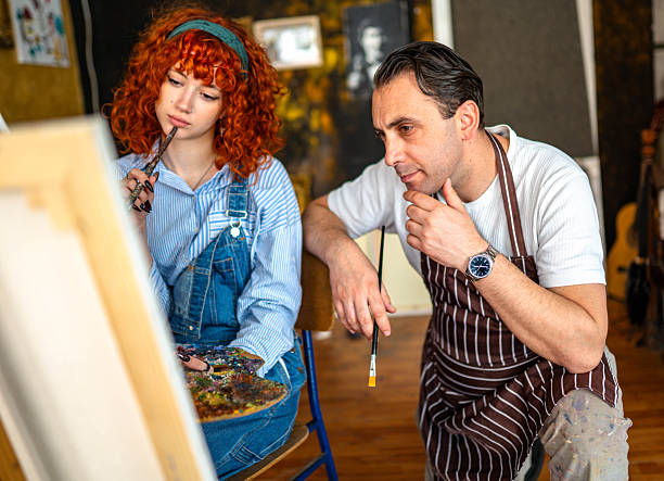 istock My art teacher is the best 2211171503