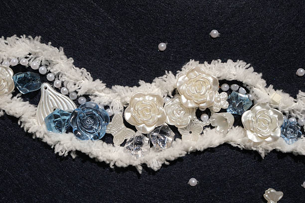 Gorgeous and chic ribbon wreath. / Red type /