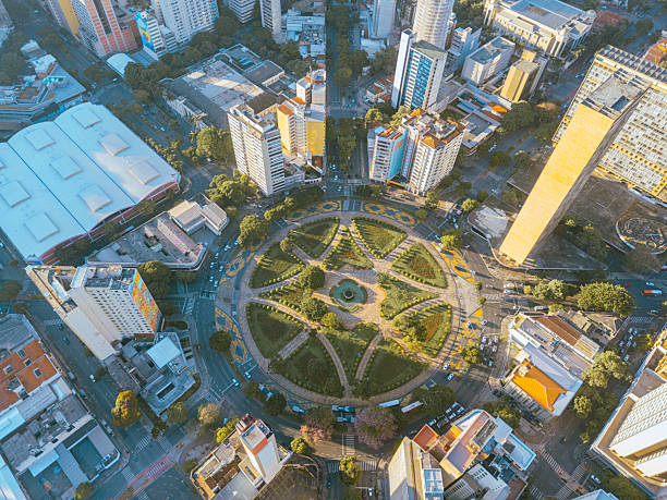 istock Central roundabout at dawn – Belo Horizonte, Brazil 2211315856