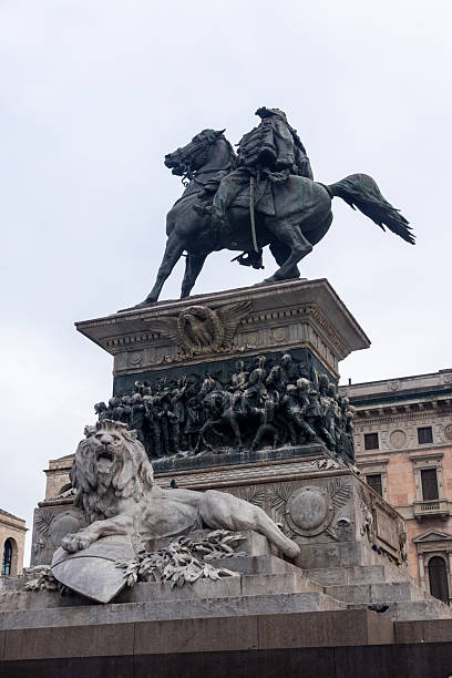 istock Italian Street Monument 2211388542