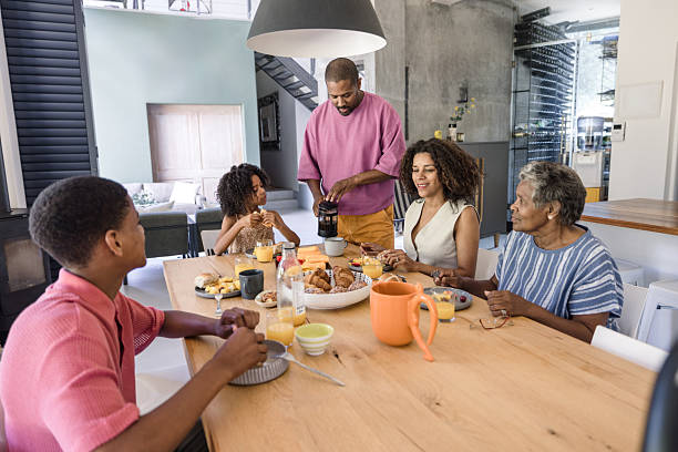 istock Sharing Smiles and Pancakes: The Magic of Weekend Breakfasts 2211508094