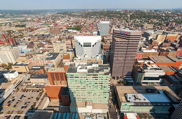 istock Cincinnati Skyline in Cincinnati, Ohio, USA 2211560621