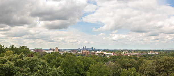 istock The Cleveland Skyline on a Clear Autumn Day 2211561471