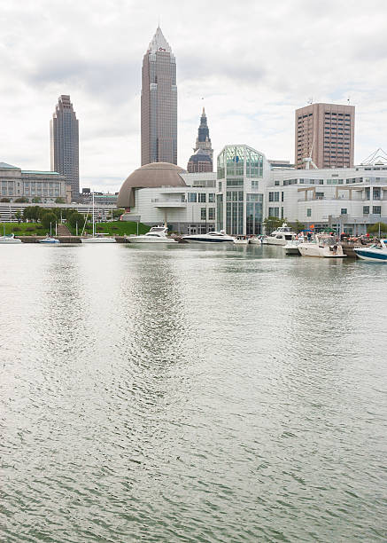 istock The Cleveland Skyline on a Clear Autumn Day 2211561848