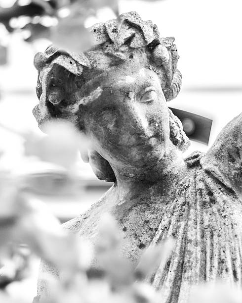 istock London garden statue 2211668755