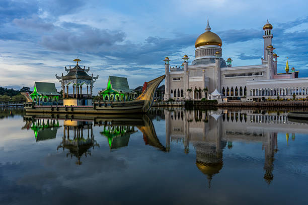 istock Omar 'Ali Saifuddien Mosque with beautiful reflections on the lake 2211746657