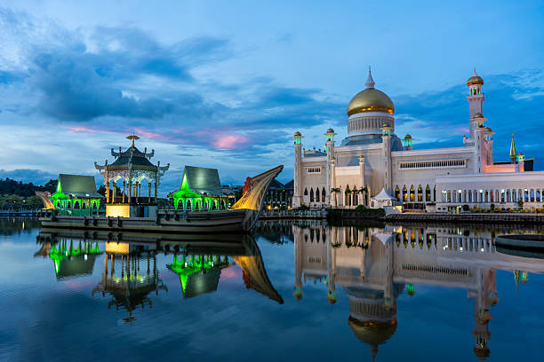 istock Omar 'Ali Saifuddien Mosque with beautiful reflections on the lake 2211746794