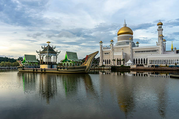 istock Omar 'Ali Saifuddien Mosque with beautiful reflections on the lake 2211746809
