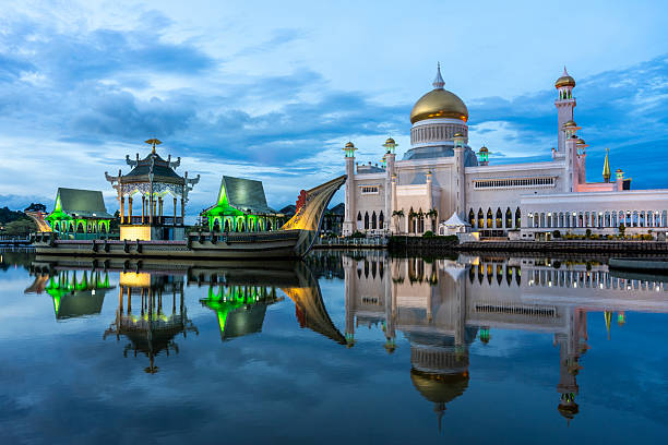 istock Omar 'Ali Saifuddien Mosque with beautiful reflections on the lake 2211746837