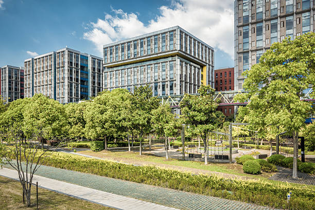 Harmonious Blend of Modern Architecture and Lush Greenery in Urban Setting