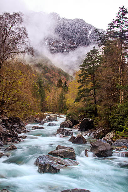 istock Valley of Bujaruelo. 2211913076
