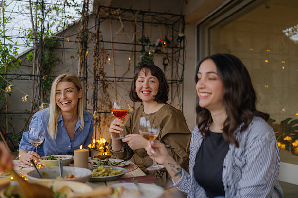 istock Ladies' night in 2212049511