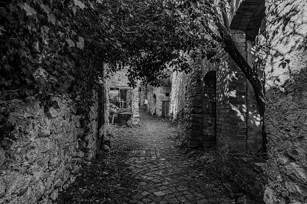 istock Pesche, Molise. The Ancient Village 2212060156