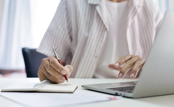 istock business and finance 2212172542