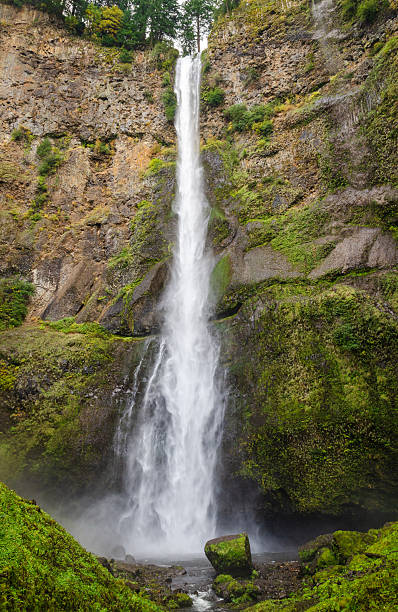 istock Columbia Gorge National Scenic Area 2212346852