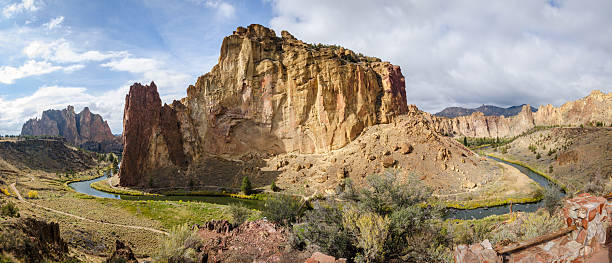 istock View of the River and Butte at Smith Rock State Park 2212347449