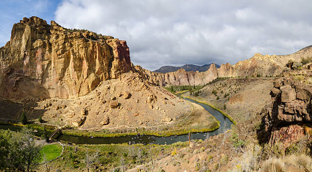 istock View of the River and Butte at Smith Rock State Park 2212347886