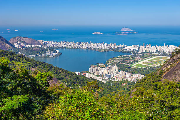 istock Rodrigo de Freita Lagoon, Rio de Janeiro 2212400637