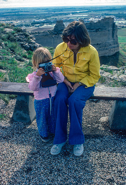 istock Scotts Bluff NM - Child Photographer - 1981 2212607178