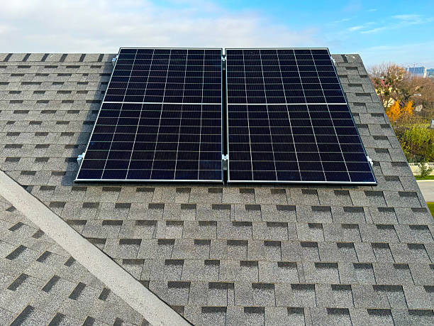 istock Home solar panels converting sunlight into electricity 2212635274