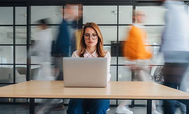 istock Focus in Motion: The Power of Concentration in the Modern Office 2212789085