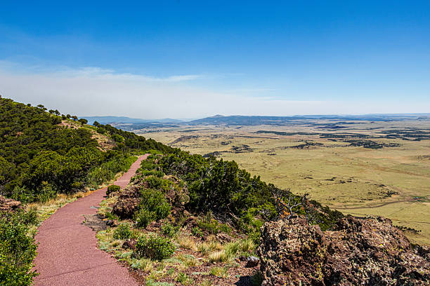 istock Raton-Clayton Volcanic Field 2212816982