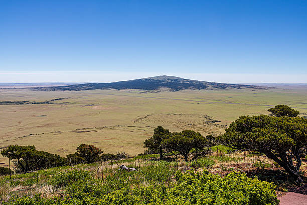 istock Raton-Clayton Volcanic Field 2212817997
