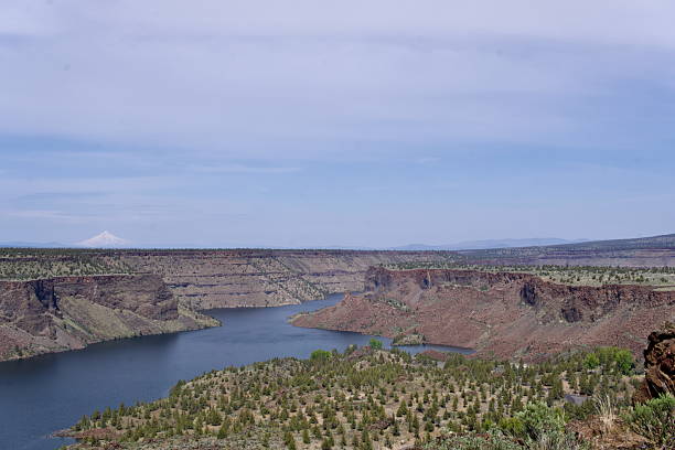 istock Crooked River at The Cove Palisades State Park 2212837133