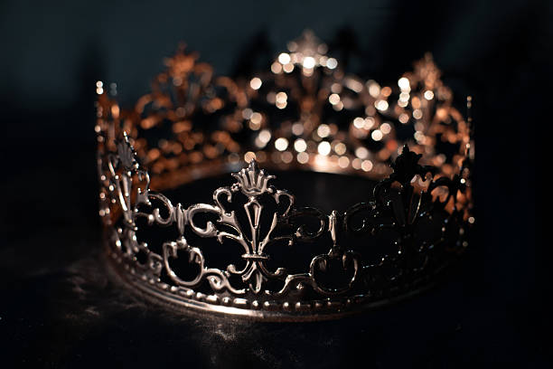 Royal crown for queen and princess