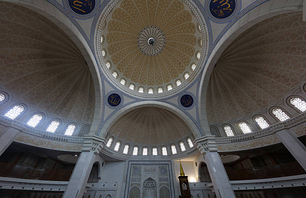 istock Masjid Wilayah Persekutuan 2212948883