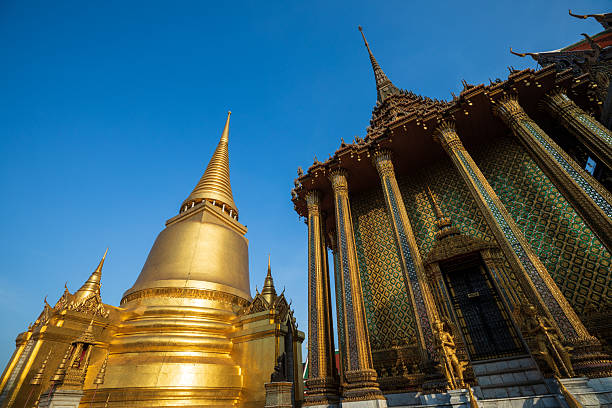 istock Bangkok-Wat Phra Si Rattana Satsadaram 2213012697