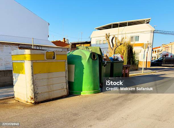 Garbage Container Onboard Garbage Container With Waste Recycling Bins Trash Bins For Garbage ...