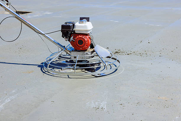 A diesel water pump is a type of pump that uses a diesel engine to power the water-moving mechanism. It's used for various applications, including irrigation, dewatering, and firefighting, particularly when electricity is unavailable or unreliable.
