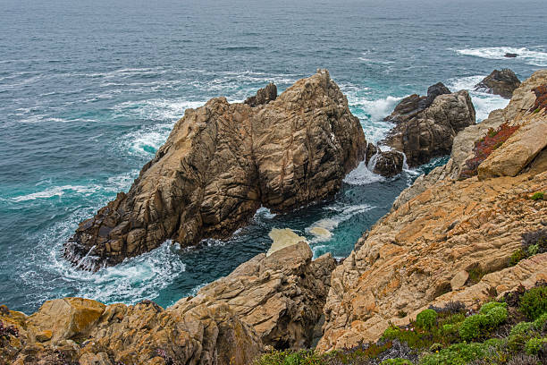 istock Rocks at Pinnacle Cove, Point Lobos State Park, California
Pacific Ocean 2213546767