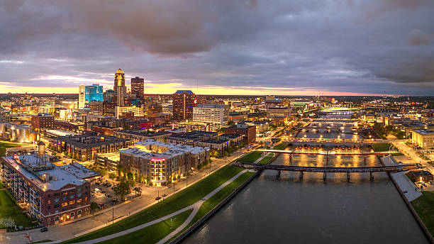 istock Des Moines, Iowa, USA 2213554942