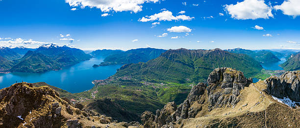 istock Vista sul Lago di Como dal monte Grona. 2213578393